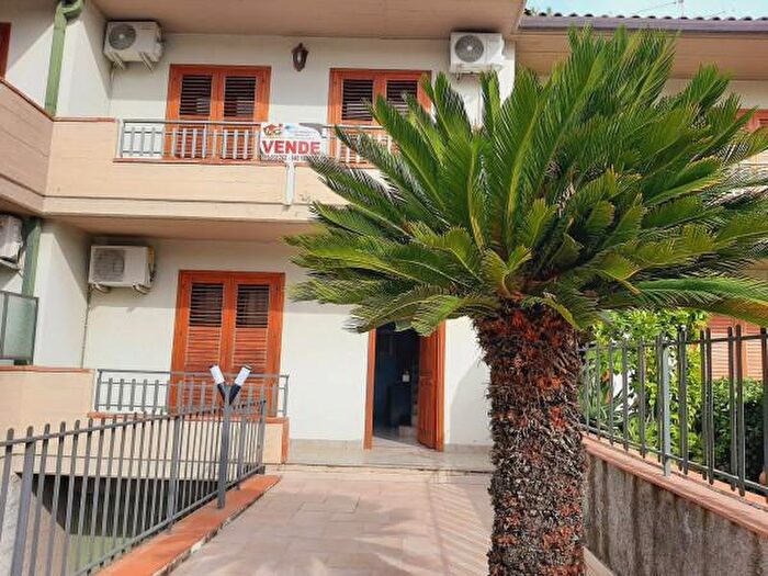 Casa con 5 locali in vendita in Via dei Giurati, Mascali