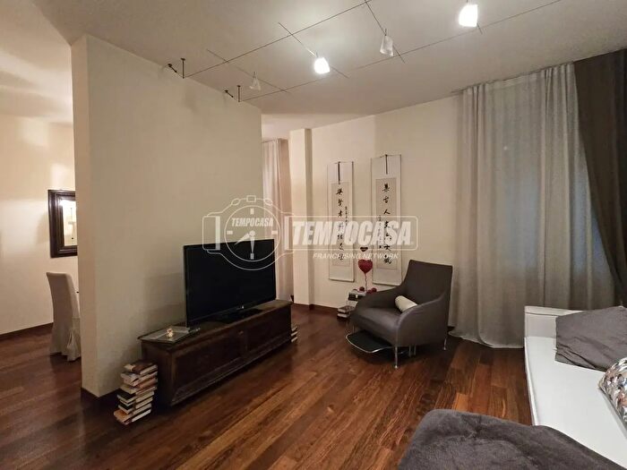 Appartamento quadrilocale in vendita in Via Matilde di Canossa, Reggio nell'Emilia
