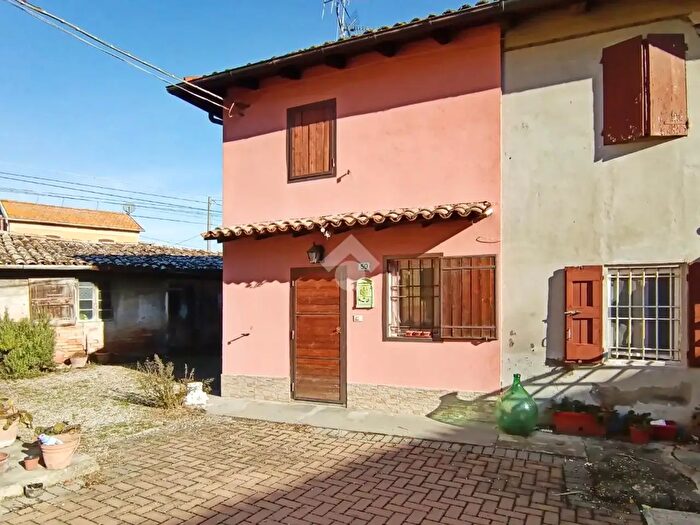 Casa trilocale in vendita in Via Canale, Molinella
