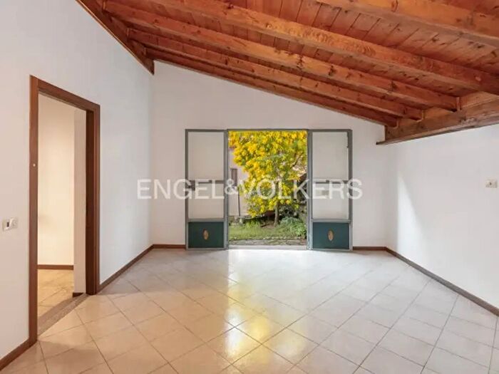 Casa bilocale in vendita in Tremezzina