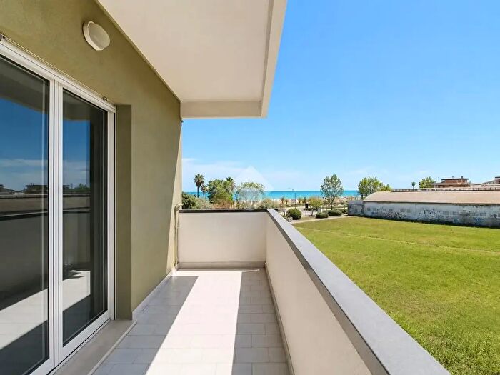 Appartamento quadrilocale in vendita in Via Capri, Giulianova