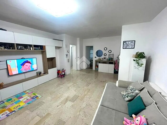 Appartamento trilocale in vendita in Via Mulino Vecchio, Cerano