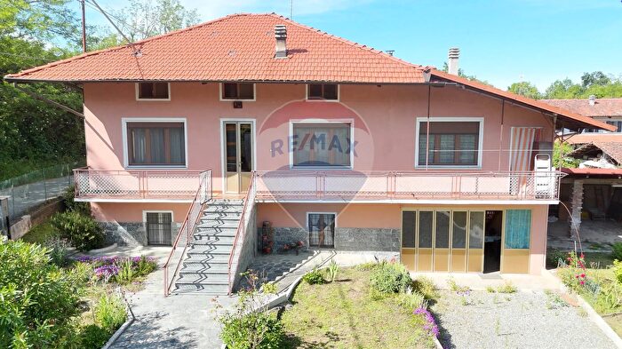 Casa con 5 locali in vendita in Casale Trucchi, Zubiena