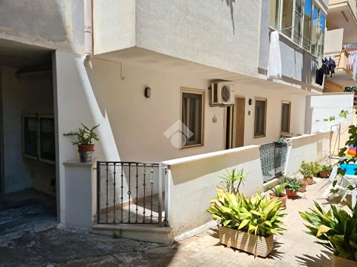 Appartamento trilocale in vendita in Via Giovanni Pascoli, Gallipoli