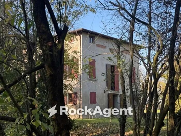 Casa con 6 locali in vendita in Albinea