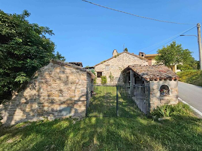 Casa trilocale in vendita in San Severino Marche