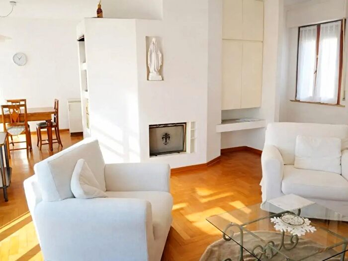 Appartamento con 6 locali in vendita in Siena