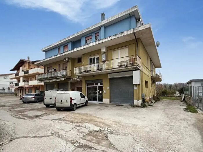 Appartamento quadrilocale in vendita in Via XXII Maggio, Citta SantAngelo