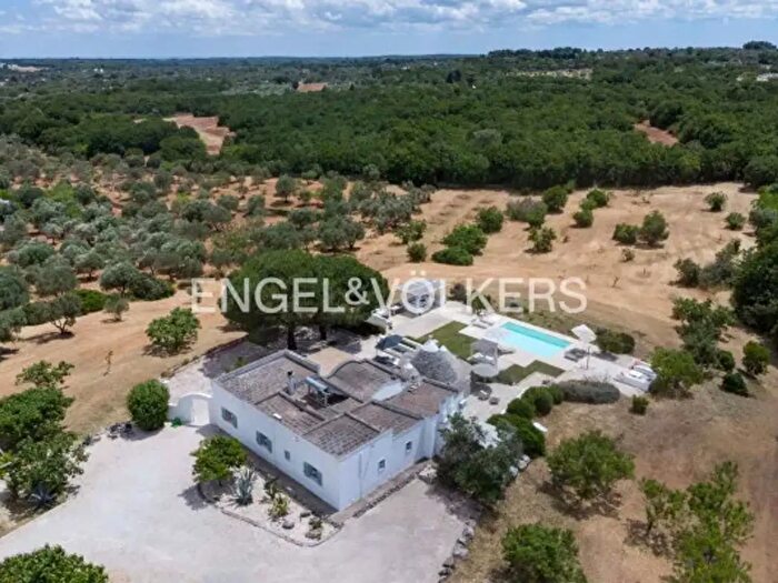 Casa con 6 locali in vendita in Via Olivo E Monache, Ceglie Messapica