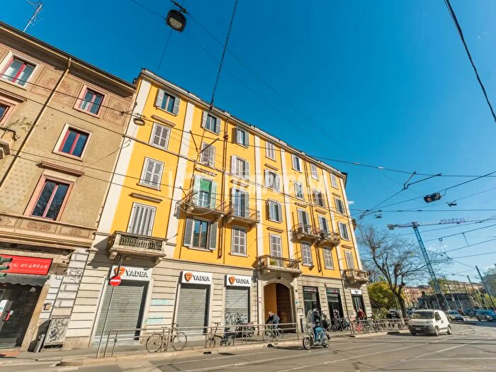 Appartamento trilocale in vendita in Via Carlo Farini, Milano