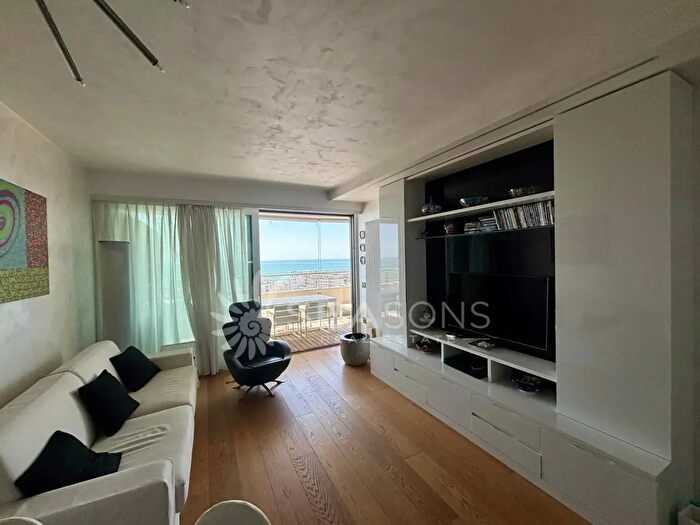 Appartamento trilocale in vendita in Via Tritone, Jesolo