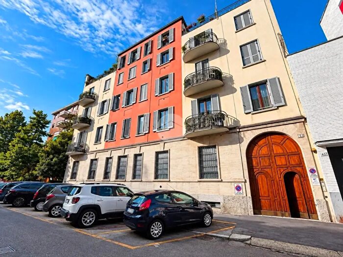 Appartamento bilocale in affitto in Via Caccialepori, Milano