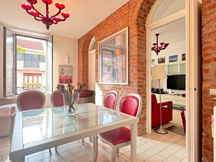 Appartamento trilocale in vendita in Via Vitruvio, Milano