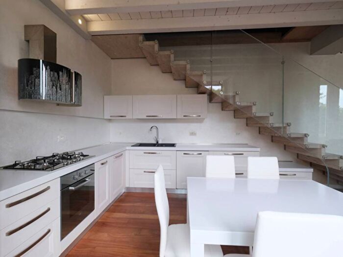 Casa trilocale in affitto in Via Roma, Stanghella