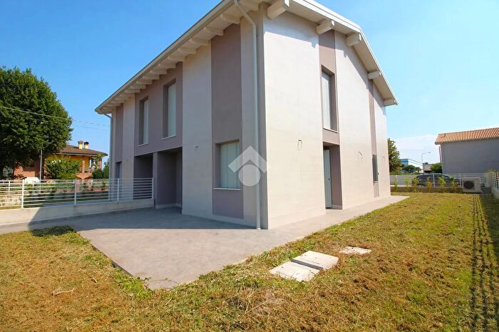 Casa quadrilocale in vendita in Via Riscossa, Rio Saliceto