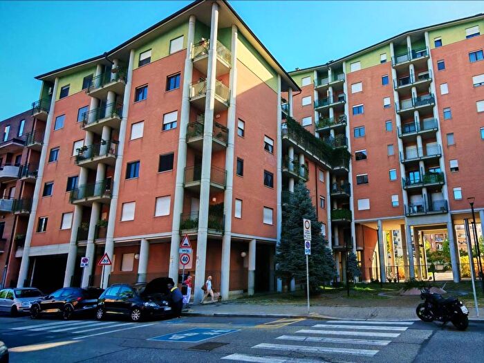 Appartamento trilocale in affitto in Via Tofane, Pozzo Strada, Torino