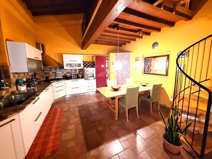 Appartamento con 5 locali in vendita in Via delle Colombaie i, Prato