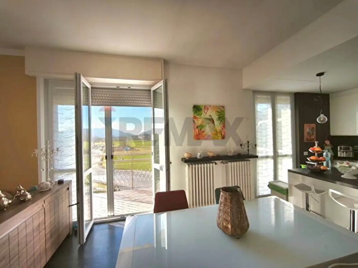 Appartamento trilocale in vendita in Via Battisti, Brembate Di Sopra