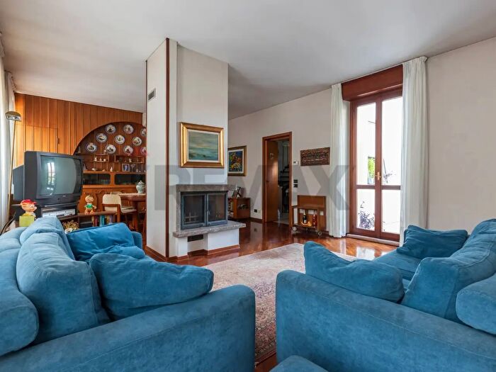 Appartamento quadrilocale in vendita in Via Villafranca, Busto Arsizio