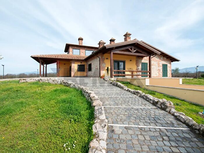 Casa con 5 locali in vendita in Sp Pascolare, Palombara Sabina