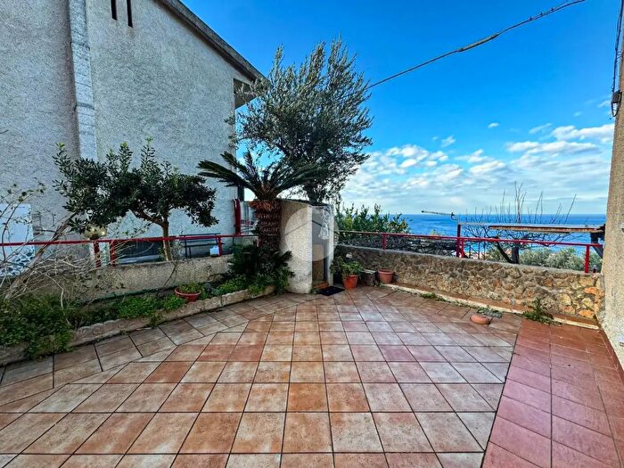 Appartamento quadrilocale in vendita in Via della Collina, Falconara Albanese