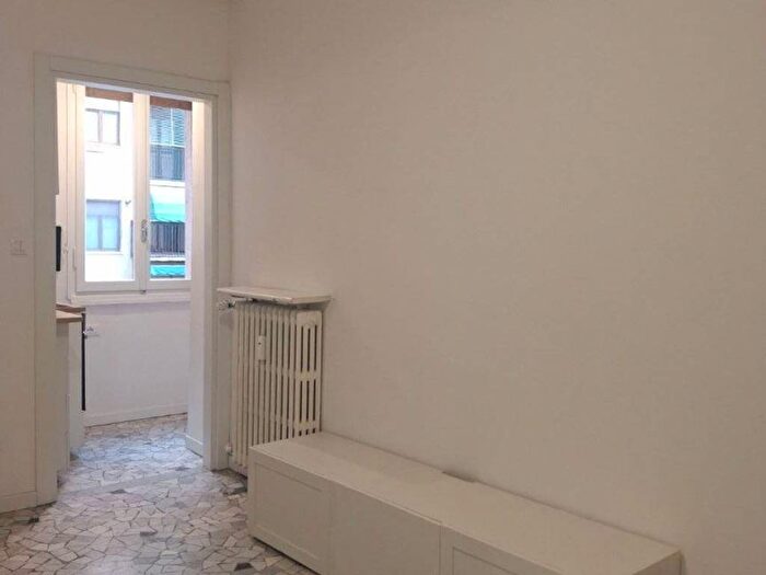 Appartamento bilocale in affitto in Via Vespri Siciliani, Giambellino, Milano
