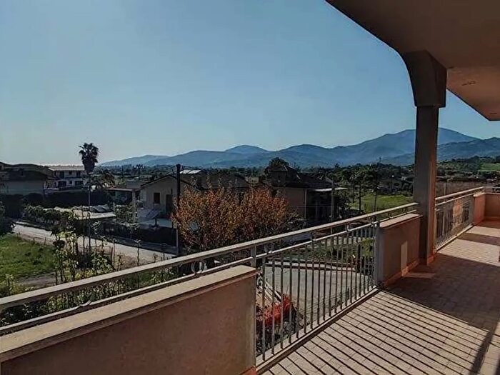 Casa con 5 locali in vendita in Via Santa Barbara, Ascea