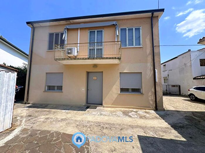 Casa trilocale in vendita in Via Pietro Brandolese, Padova