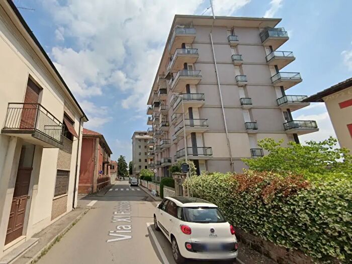 Appartamento trilocale in affitto in Vicolo dellIsola, Sannazzaro De Burgondi