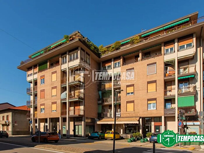Appartamento trilocale in vendita in Via della Libertà, Bellinzago Novarese