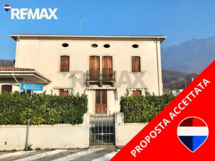 Casa con 7 locali in vendita in Via Mezzavilla Centro, Fregona