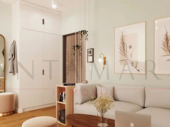 Appartamento trilocale in vendita in Corso di Porta Ticinese, Milano