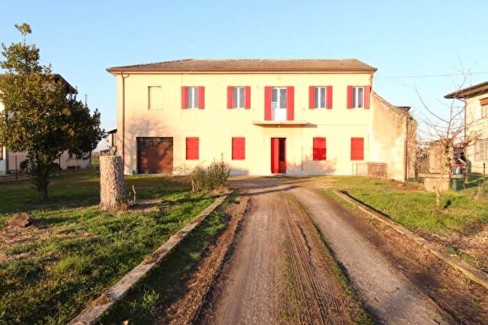 Casa con 5 locali in vendita in Merlara