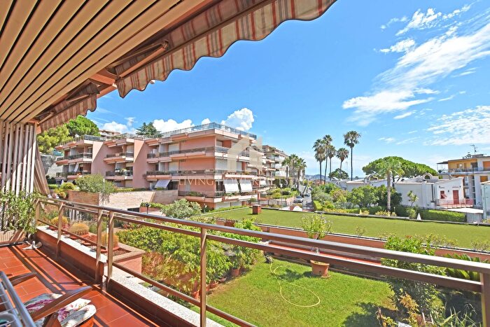 Appartamento trilocale in vendita in Via Padre Semeria, Sanremo