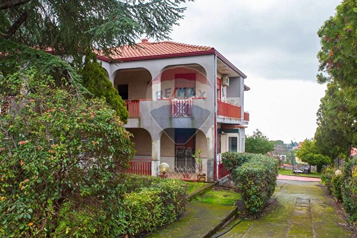 Appartamento con 5 locali in vendita in Via Luigi Pirandello, Mascalucia