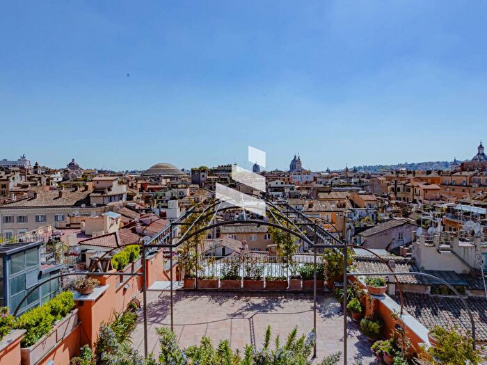 Casa quadrilocale in affitto in Via della Stelletta, Montecitorio, Roma