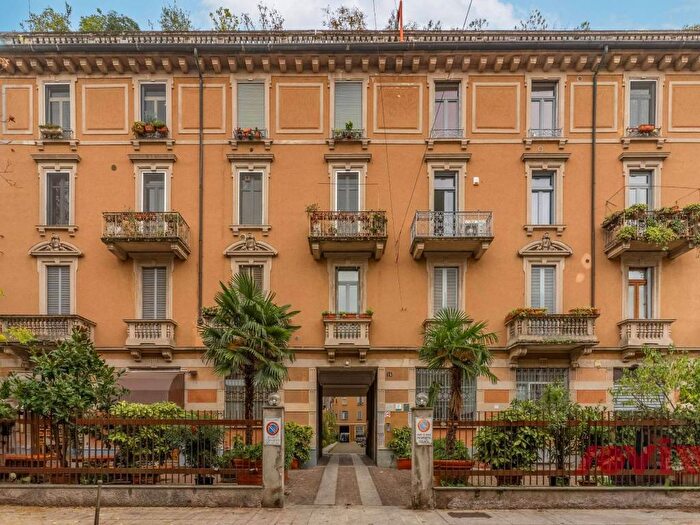 Appartamento con 5 locali in affitto in Via Orti, Quadronno Crocetta, Milano