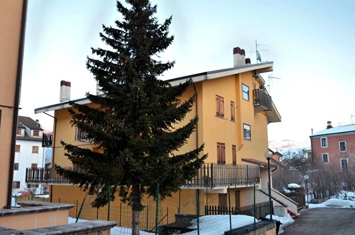 Appartamento trilocale in affitto in Via Arano, Ovindoli