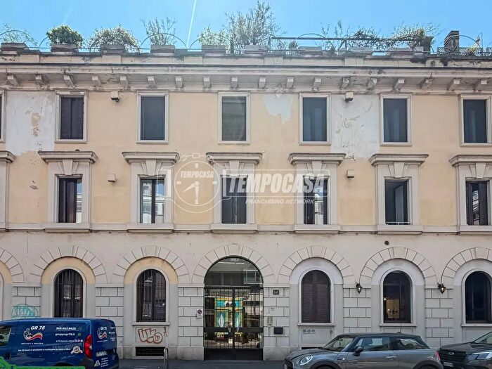 Appartamento bilocale in vendita in Via Asiago, Milano