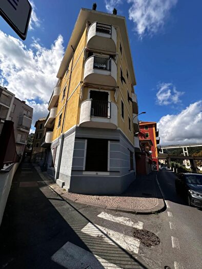 Appartamento bilocale in affitto in Via Montegrappa, Varazze