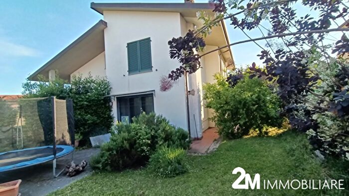 Casa con 6 locali in vendita in Vecchiano