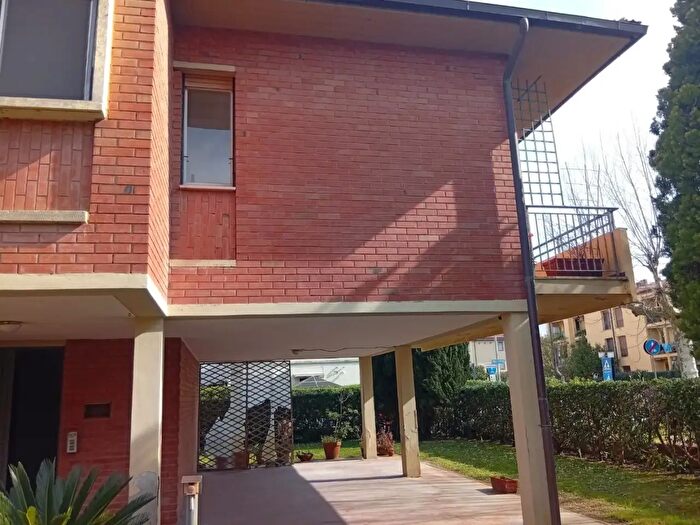 Casa con 6 locali in vendita in Pisa