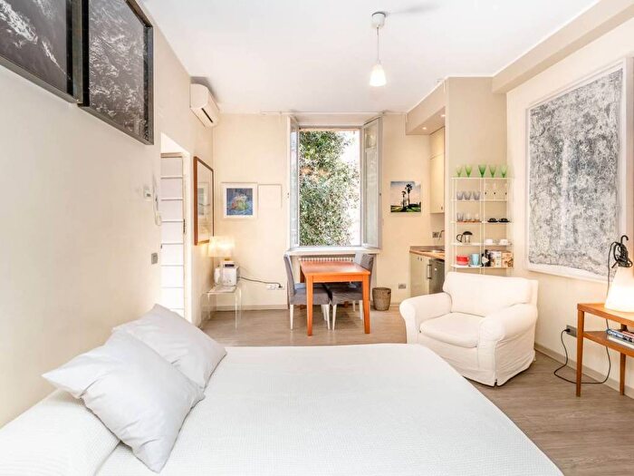Appartamento monolocale in affitto in Via Cesare Da Sesto, Corso Genova, Milano