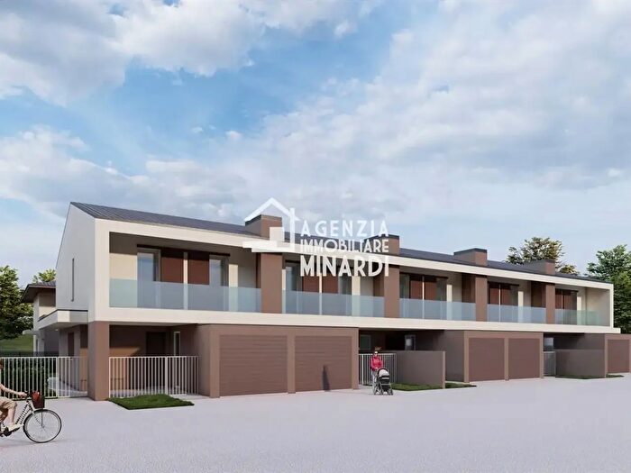 Casa quadrilocale in vendita in Via Romagnoli, Faenza