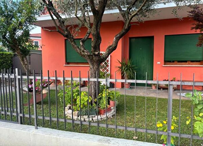 Appartamento trilocale in vendita in Cervarese Santa Croce