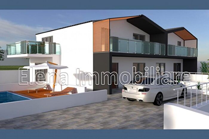 Casa con 8 locali in vendita in Alcamo