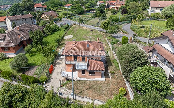 Casa con 5 locali in vendita in Via Borgionera, Villar Dora