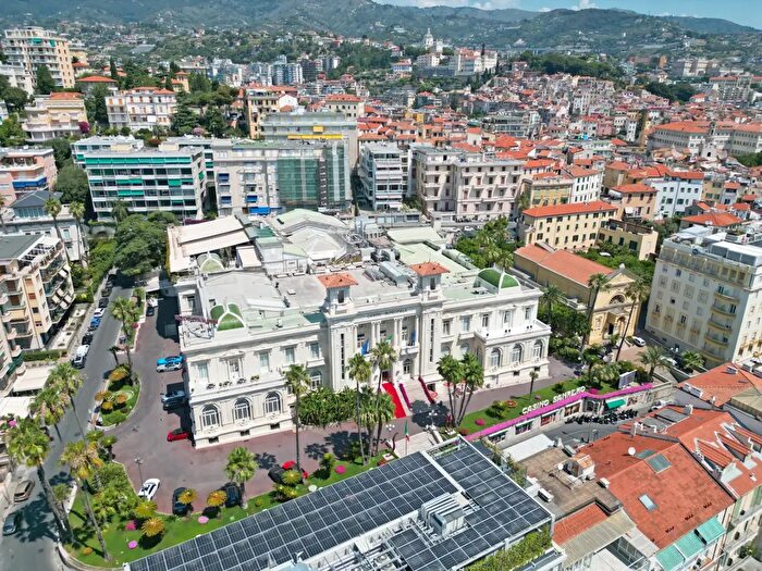 Appartamento quadrilocale in vendita in Corso degli Inglesi, Sanremo