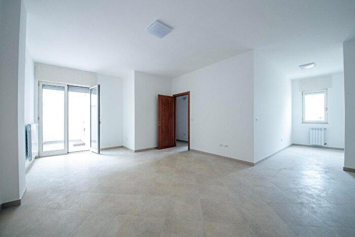 Appartamento trilocale in vendita in Via Gallipoli, Racale