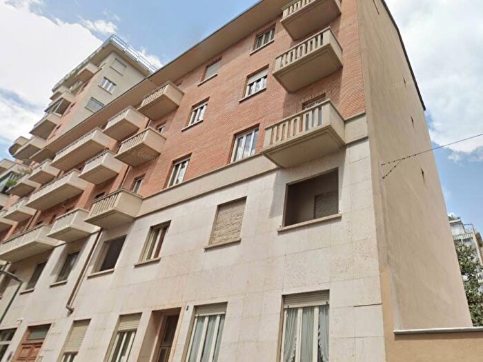 Appartamento trilocale in affitto in Via Girolamo Savonarola, San Secondo, Torino